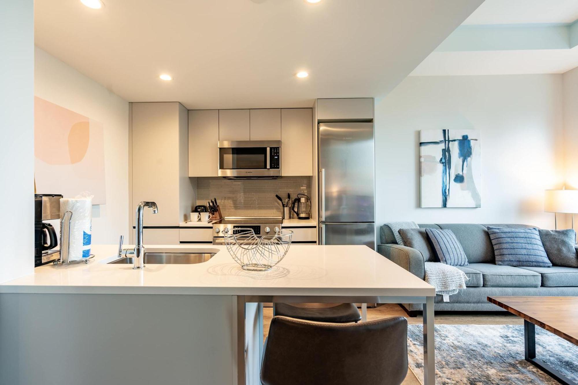 Luxury Apt Heart Of Seaport Бостон Екстер'єр фото