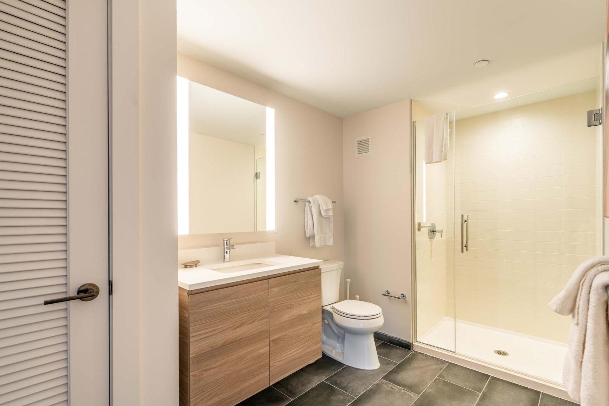 Luxury Apt Heart Of Seaport Бостон Екстер'єр фото