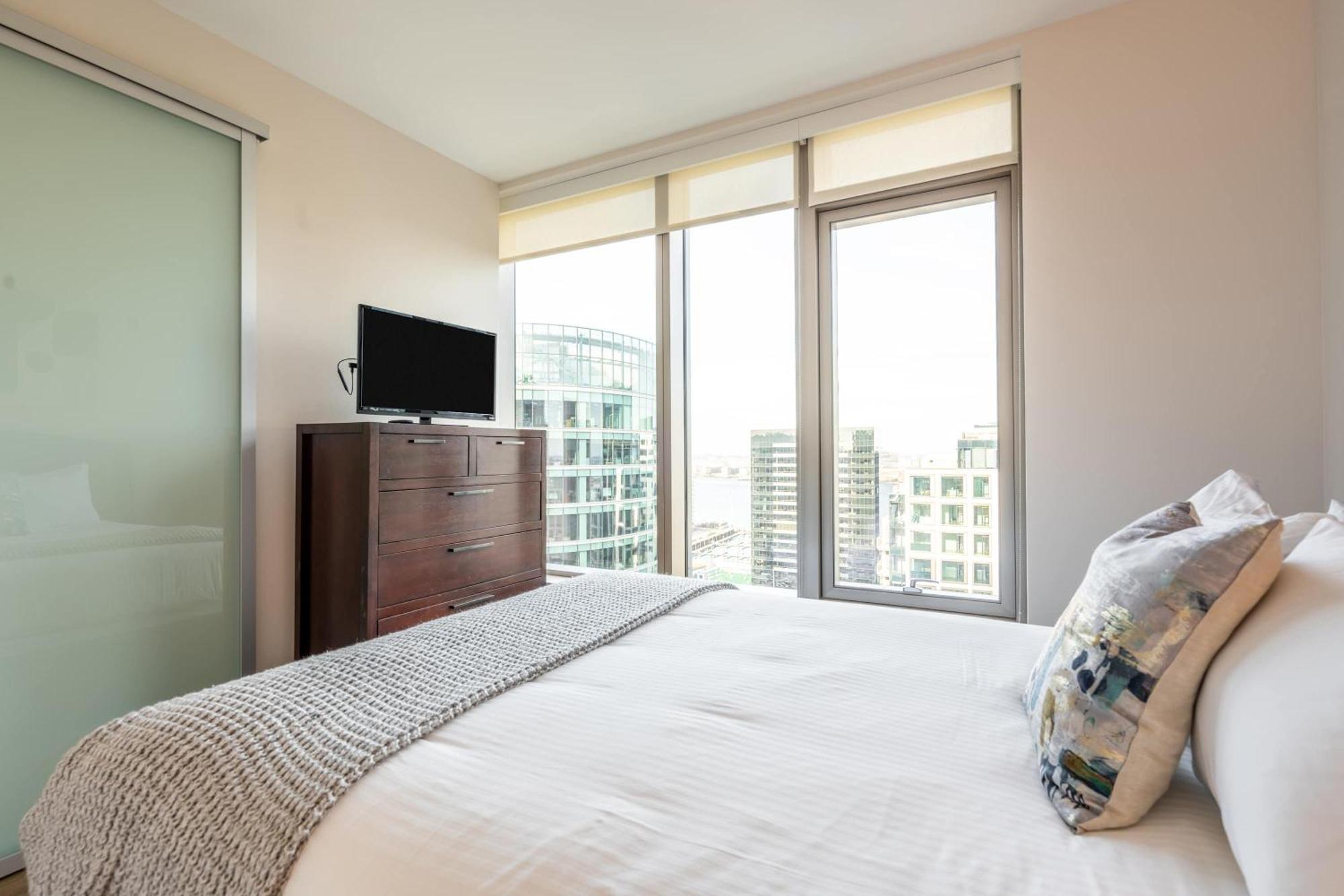 Luxury Apt Heart Of Seaport Бостон Екстер'єр фото