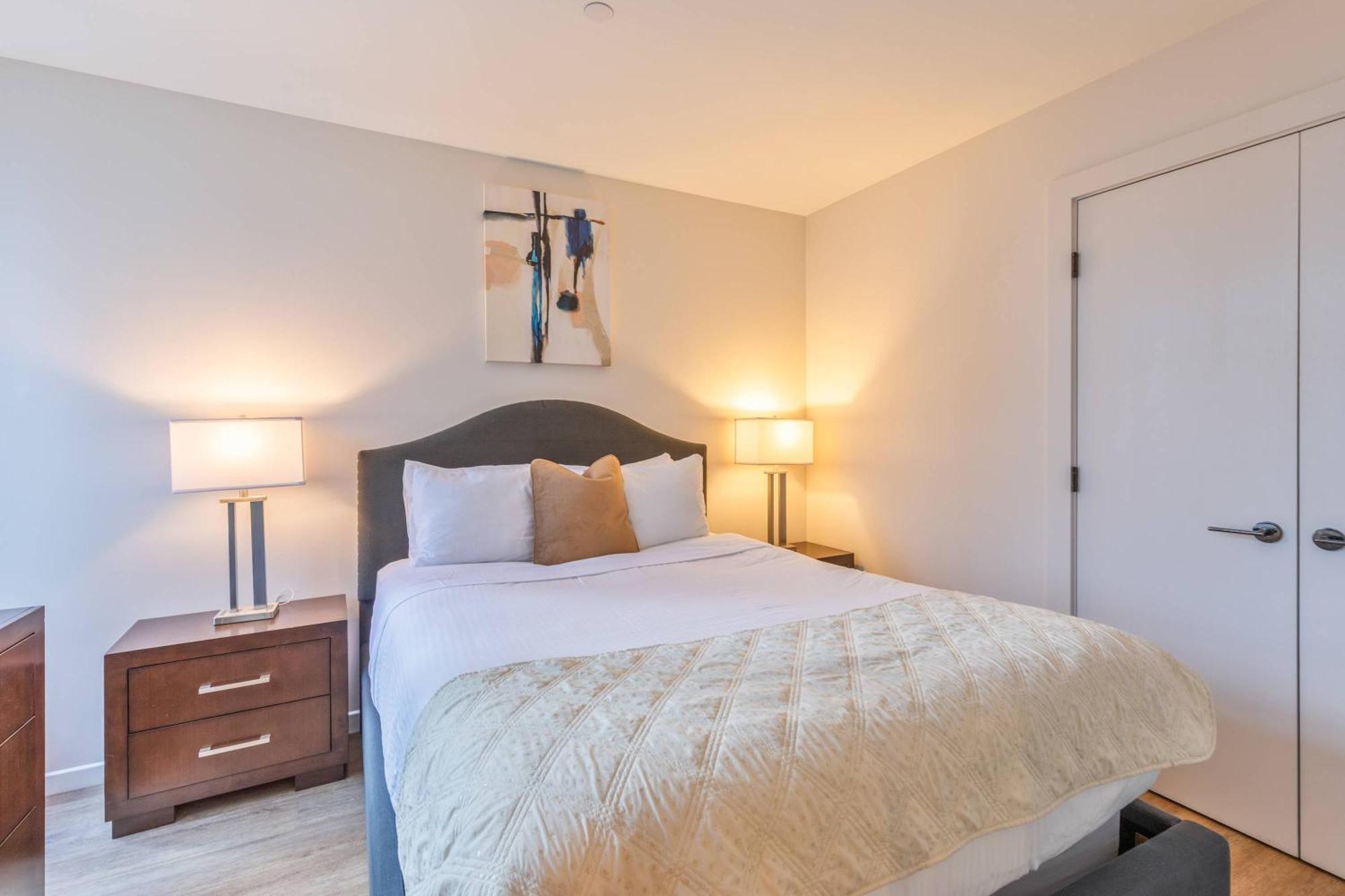 Luxury Apt Heart Of Seaport Бостон Екстер'єр фото